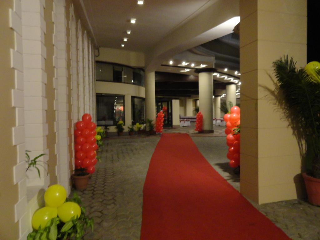 Gulmor Hotel ลูดิฮานา ภายนอก รูปภาพ